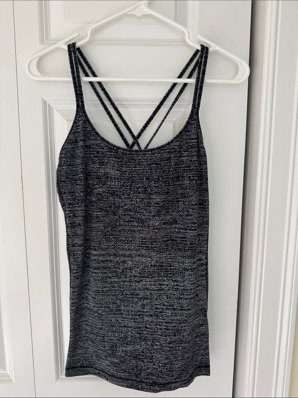 Lululemon  Women's Black Heather Crisscross Strappy Tank Top